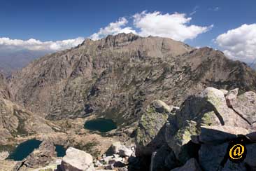 Au-dessus des lacs de Capitello et de Melo, voici Monte Rotondo, et les sommets qui l'entourent
