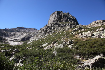 Le piton Nord du chaînon de Monte di Giovan Paolo