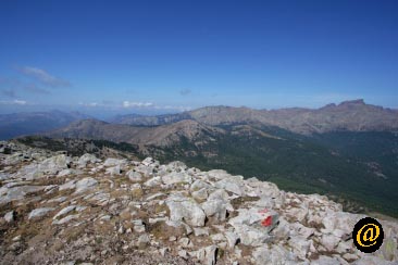 Panorama entre l'ouest et le nord avec Paglia Orba à droite